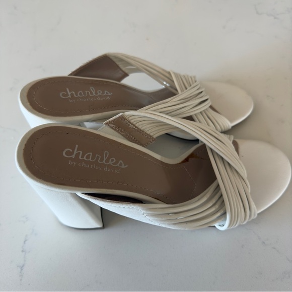 Charles by Charles David Razzle Sandal in white Size: 6.5 - Picture 3 of 5